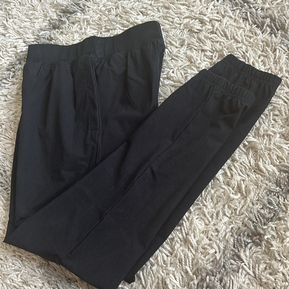 Under Armour Stretch Woven Fitted Tapered Pants Black - Picture 5 of 10